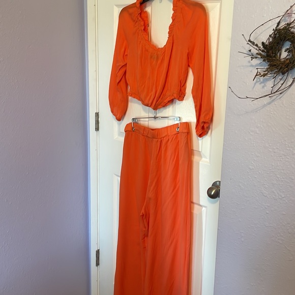 Missguided 2-piece outfit, sz 12 summer tangerine orange. Looks great with a tan - Picture 5 of 11
